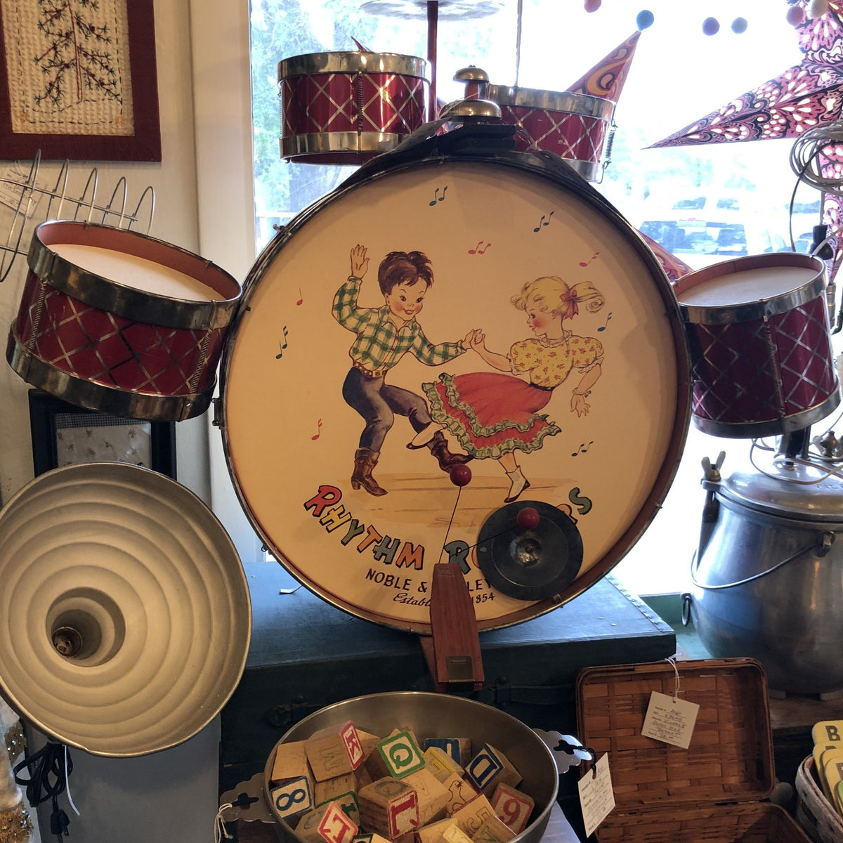 1950&#39;s Noble &amp; Cooley Co. Toy Drum Set